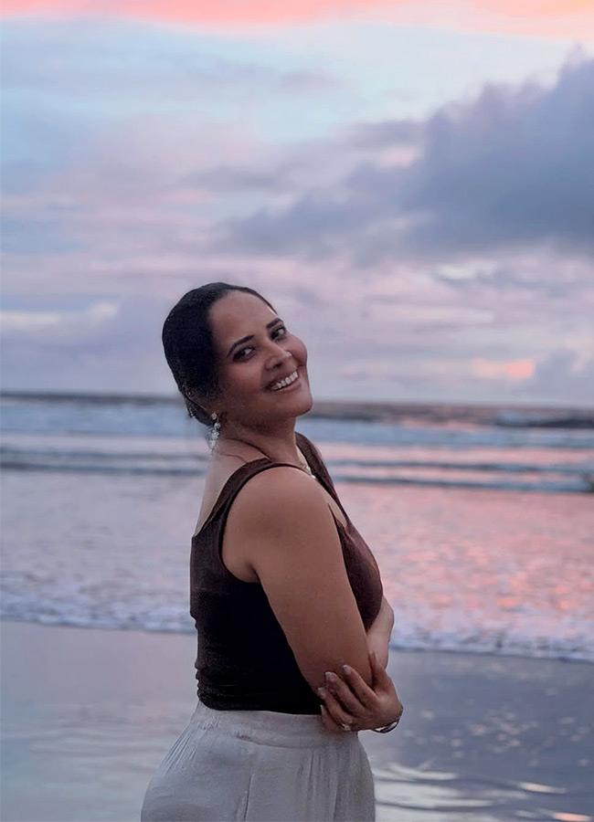 Anasuya Enjoys Beach Vacation in Style Photos...2