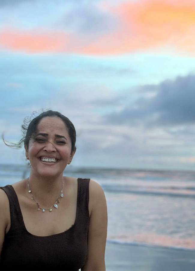 Anasuya Enjoys Beach Vacation in Style Photos...4