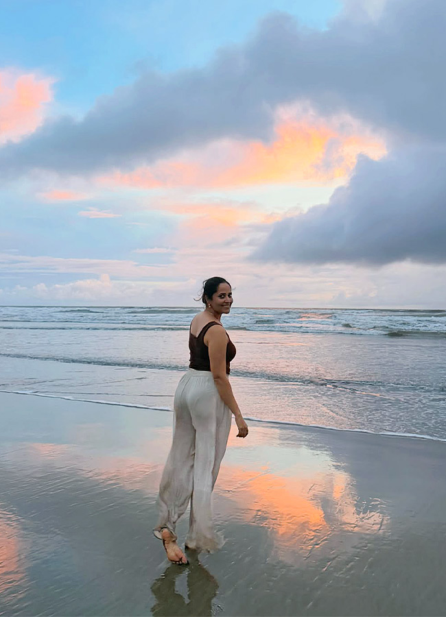 Anasuya Enjoys Beach Vacation in Style Photos...8