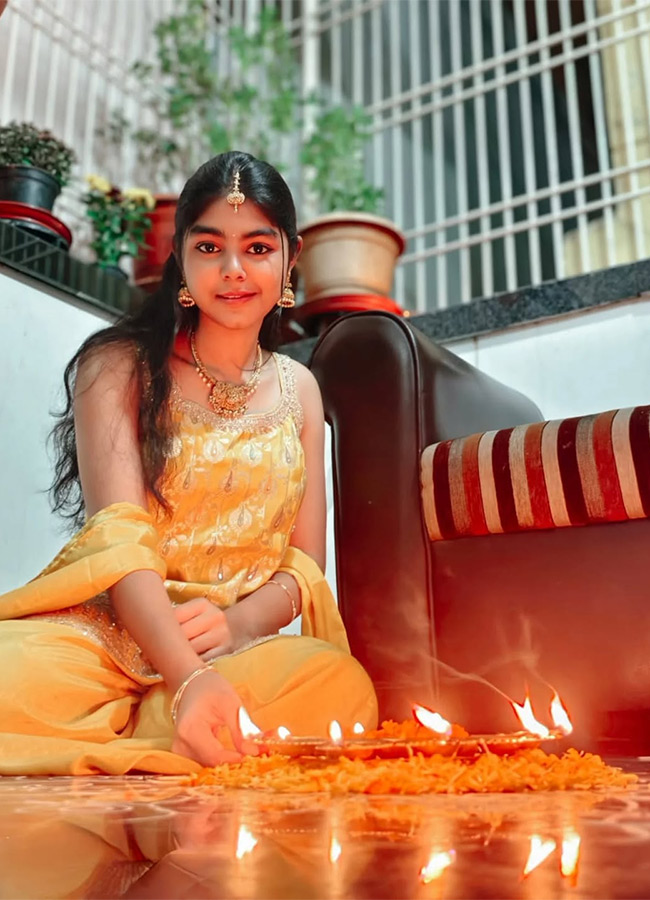 Prabhas Salaar Movie Kateramma Child Artist Farzana Sayyed New Look Photos Goes Viral7