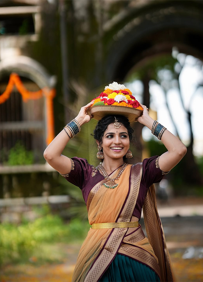 Folk Actress Nagadurga Gutha Full Story Viral Photos10