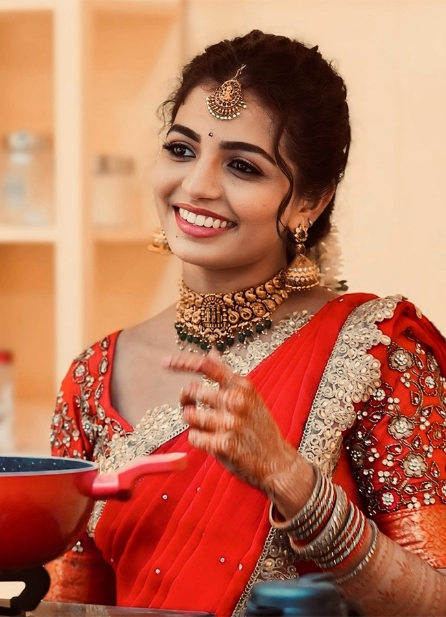 Folk Actress Nagadurga Gutha Full Story Viral Photos15
