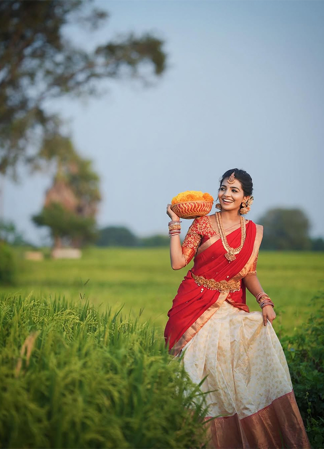 Folk Actress Nagadurga Gutha Full Story Viral Photos16