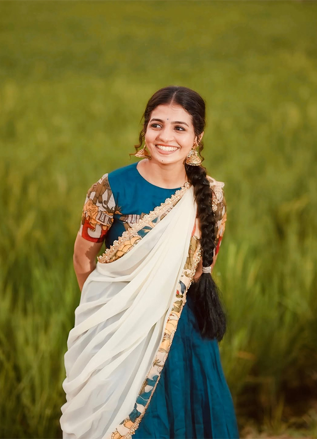Folk Actress Nagadurga Gutha Full Story Viral Photos6