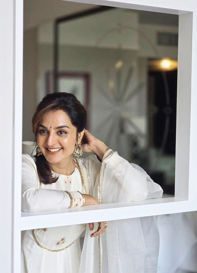 "Age is just a number, Manju Warrier Looks Even More Beautiful At 47 (Photos)"2