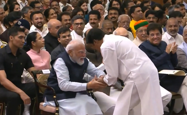 President Murmu confers Padma Awards at Rashtrapati Bhavan Photos10