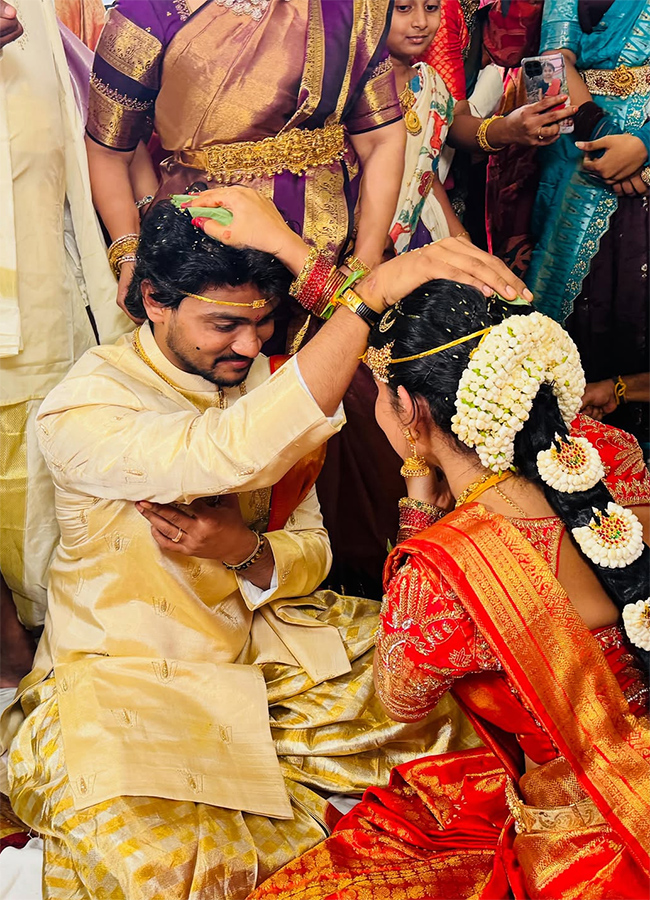 Shanmukh Jaswanth Wife Vaishnavi Chodisetti After Marriage13