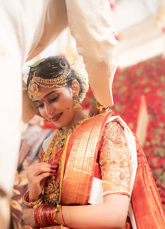 Shanmukh Jaswanth Wife Vaishnavi Chodisetti After Marriage5