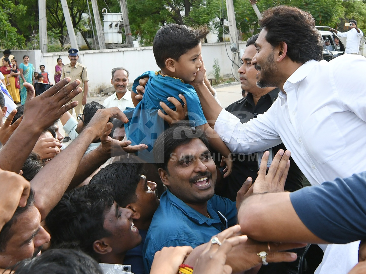 YS Jagan Visited Pulivendula to Meet YSRCP Activists Photos21