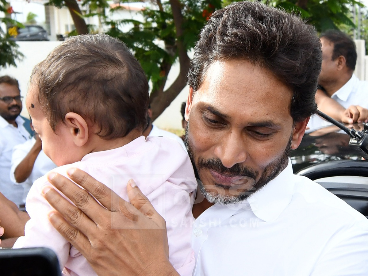YS Jagan Visited Pulivendula to Meet YSRCP Activists Photos23