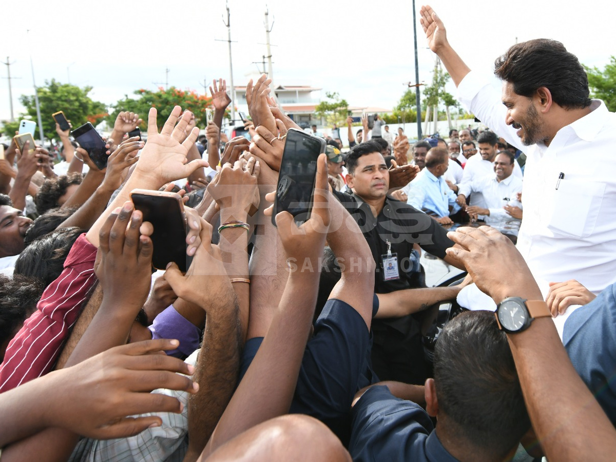 YS Jagan Visited Pulivendula to Meet YSRCP Activists Photos25