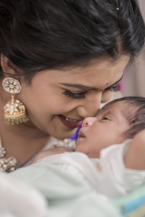  Anchor Shiva Jyothi Cute Moments with Her Daughter Photos5