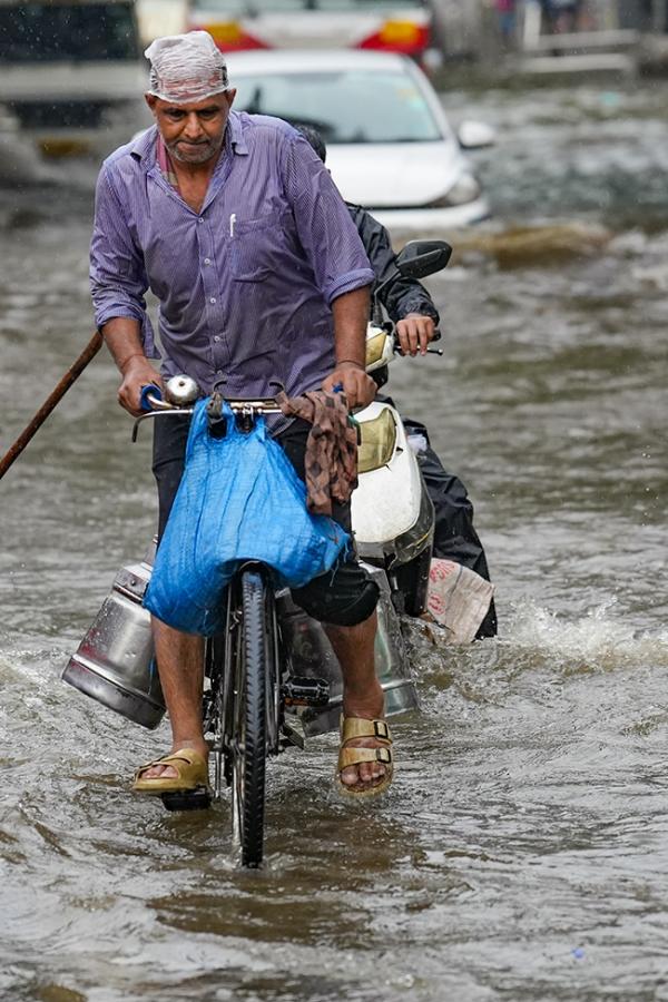 #MumbaiRains : Heavy Rains In Mumbai HD Photos18