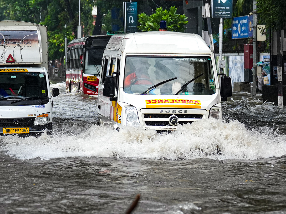 #MumbaiRains : Heavy Rains In Mumbai HD Photos5
