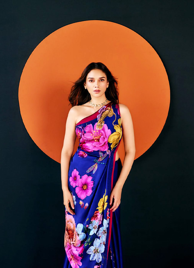 "Aditi Rao Hydari Stuns in Colorful Sarees (Photos)"3