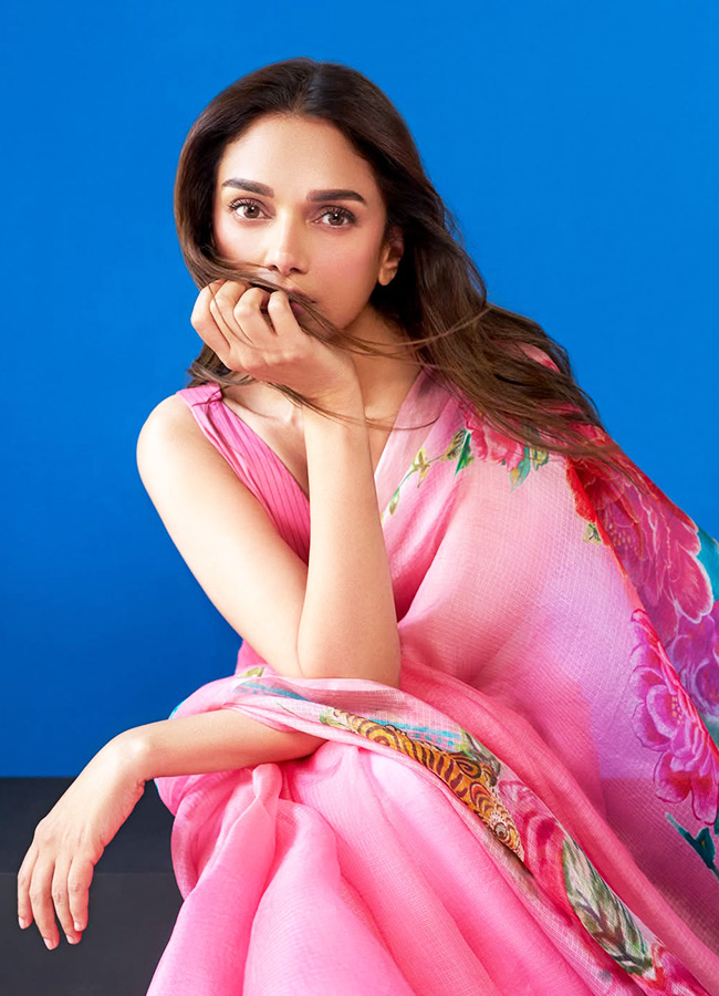 "Aditi Rao Hydari Stuns in Colorful Sarees (Photos)"4