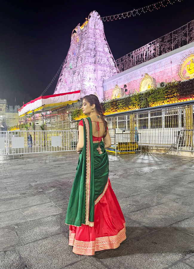 Young Tollywood Hero and Heroine Visit Tirumala Photos13