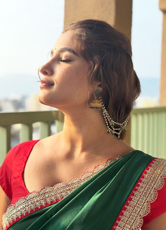 Young Tollywood Hero and Heroine Visit Tirumala Photos15