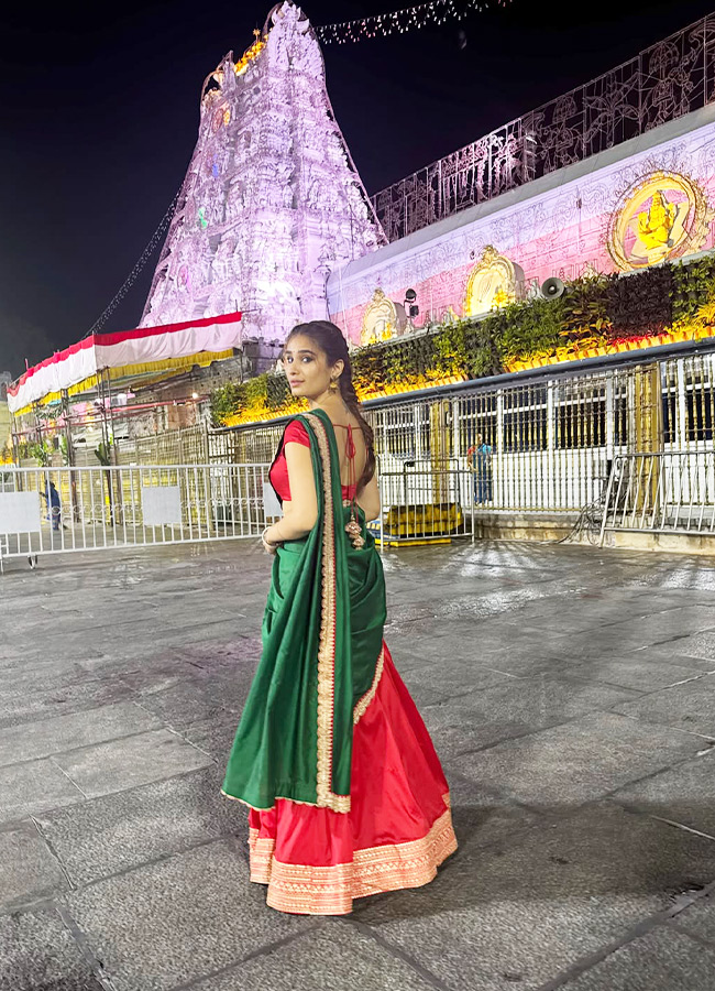 Young Tollywood Hero and Heroine Visit Tirumala Photos3