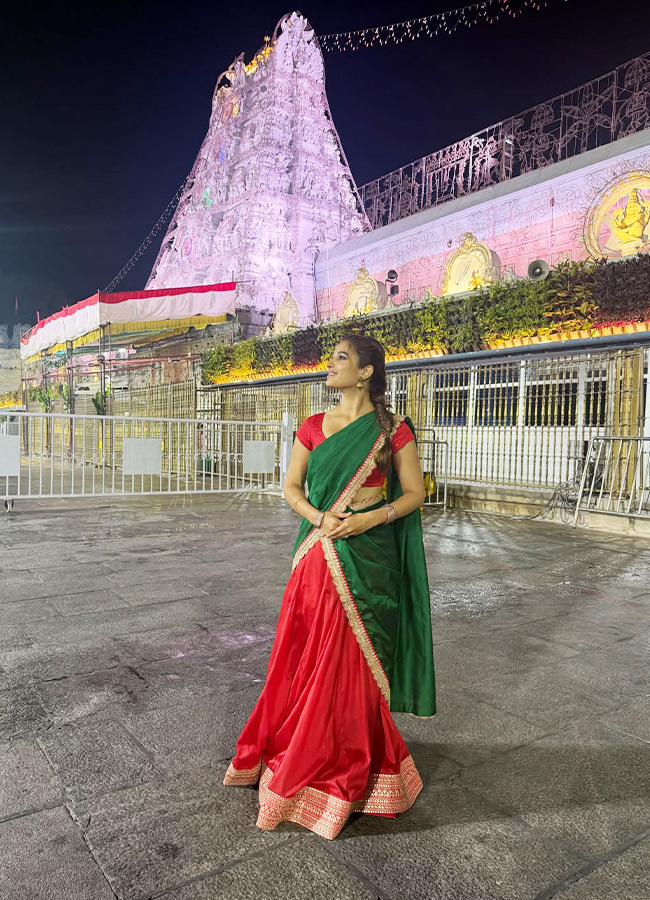 Young Tollywood Hero and Heroine Visit Tirumala Photos5