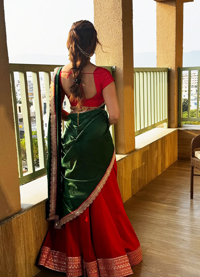 Young Tollywood Hero and Heroine Visit Tirumala Photos8