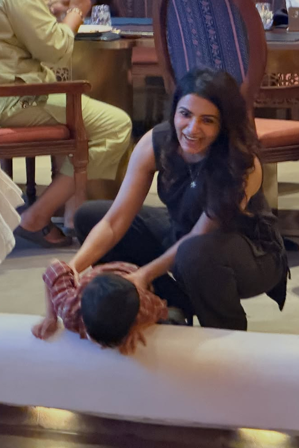 Samantha glows At Rahul Ravindran Birthday Bash with Husband Raj Photos2