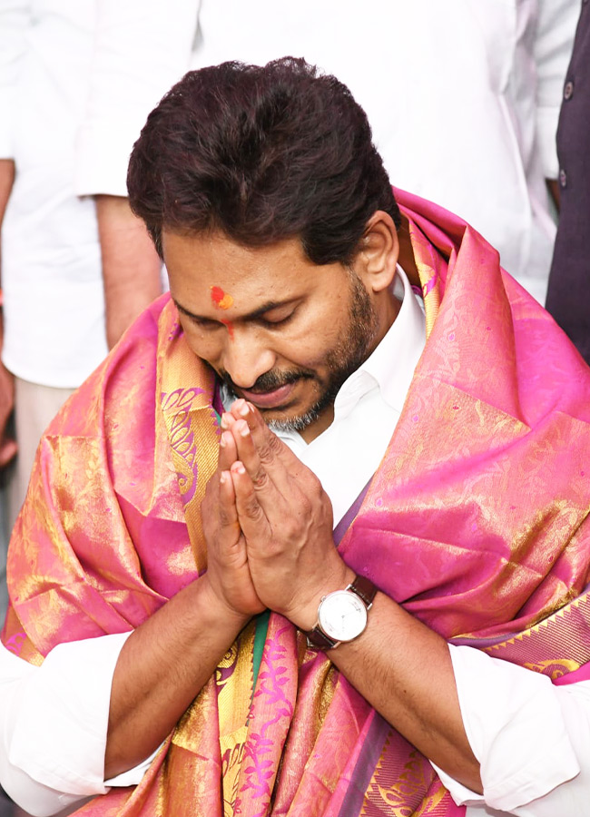 "Y. S. Jagan Mohan Reddy at the Inauguration of Gattu Sri Lakshmi Narasimha Swamy Temple"13