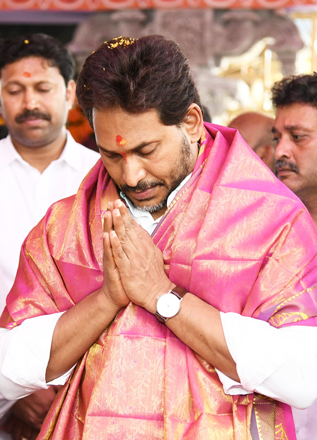 "Y. S. Jagan Mohan Reddy at the Inauguration of Gattu Sri Lakshmi Narasimha Swamy Temple"4