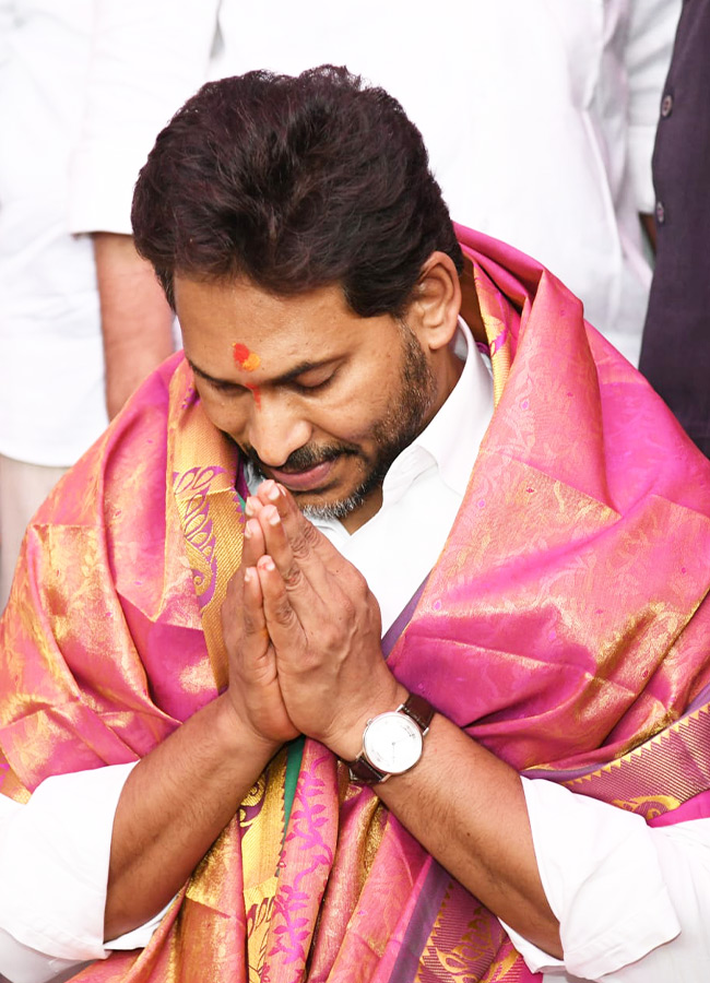 "Y. S. Jagan Mohan Reddy at the Inauguration of Gattu Sri Lakshmi Narasimha Swamy Temple"5