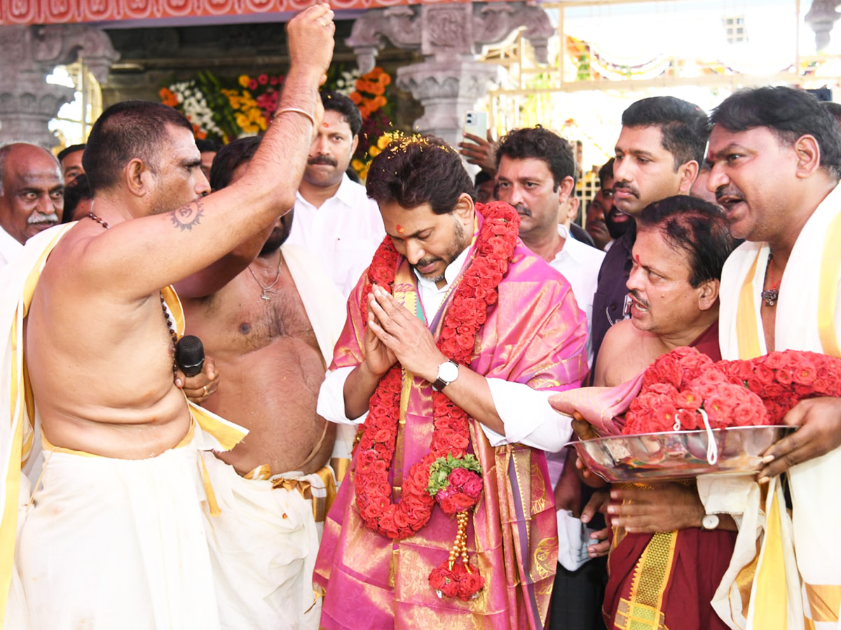 "Y. S. Jagan Mohan Reddy at the Inauguration of Gattu Sri Lakshmi Narasimha Swamy Temple"9