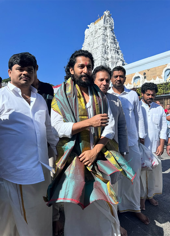 Actor Nani Visited Tirumala Sri Vari Temple5