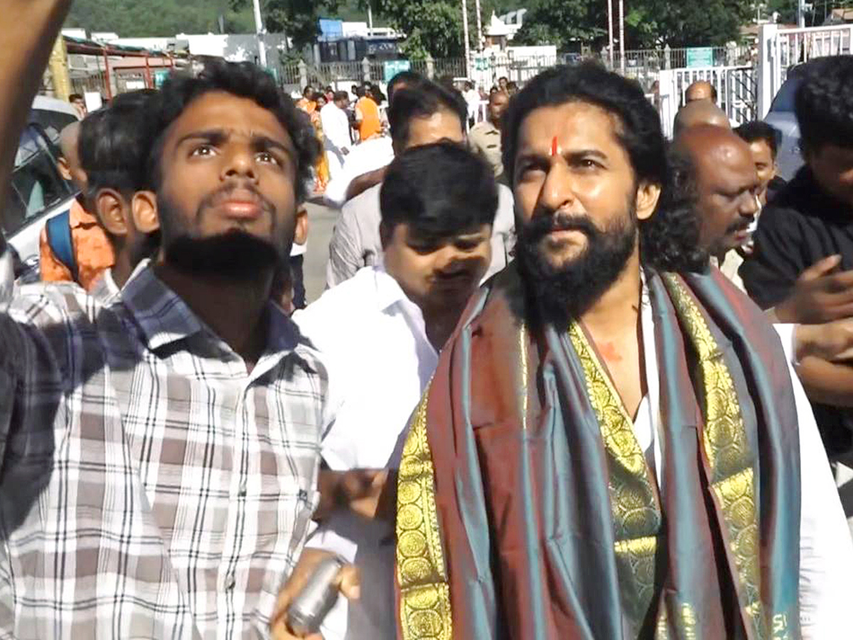 Actor Nani Visited Tirumala Sri Vari Temple15