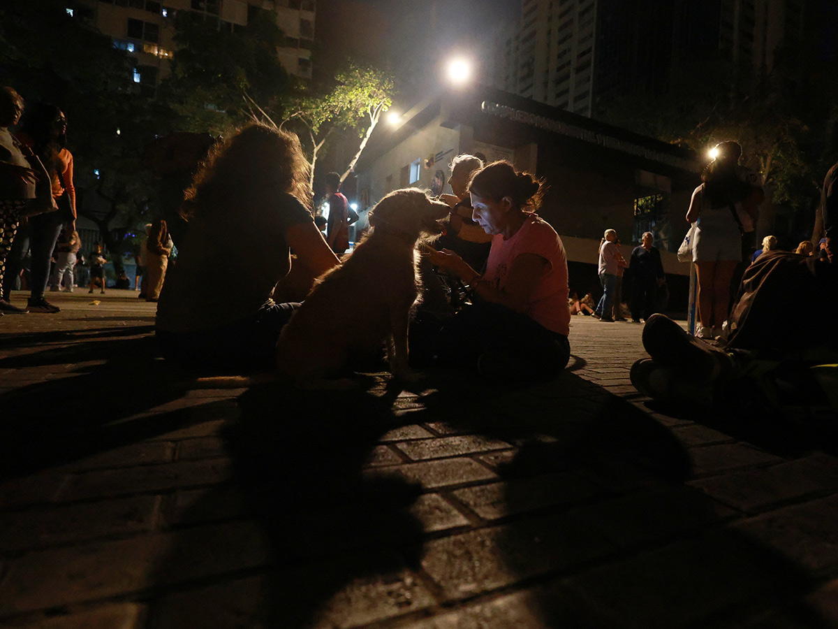 Earthquake in Caracas Aad Venezuela HD Photos16