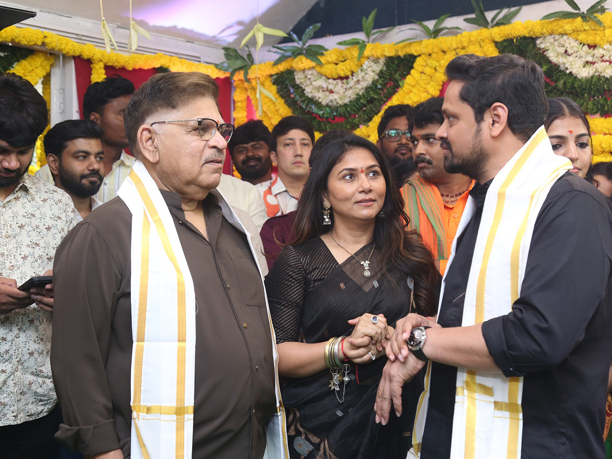 Idupu Kayitham Movie Grand Pooja Ceremony Photo Gallery 3