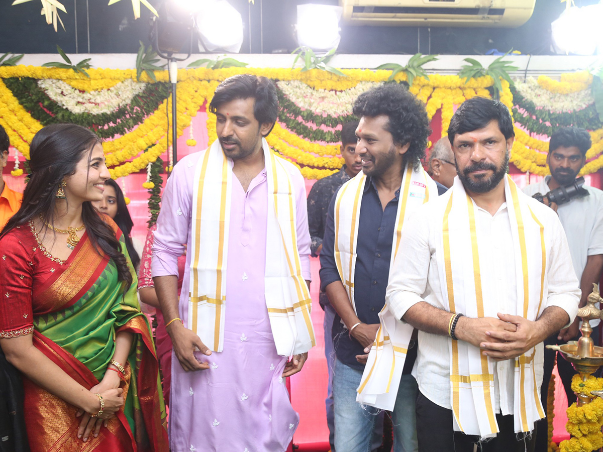 Idupu Kayitham Movie Grand Pooja Ceremony Photo Gallery 4