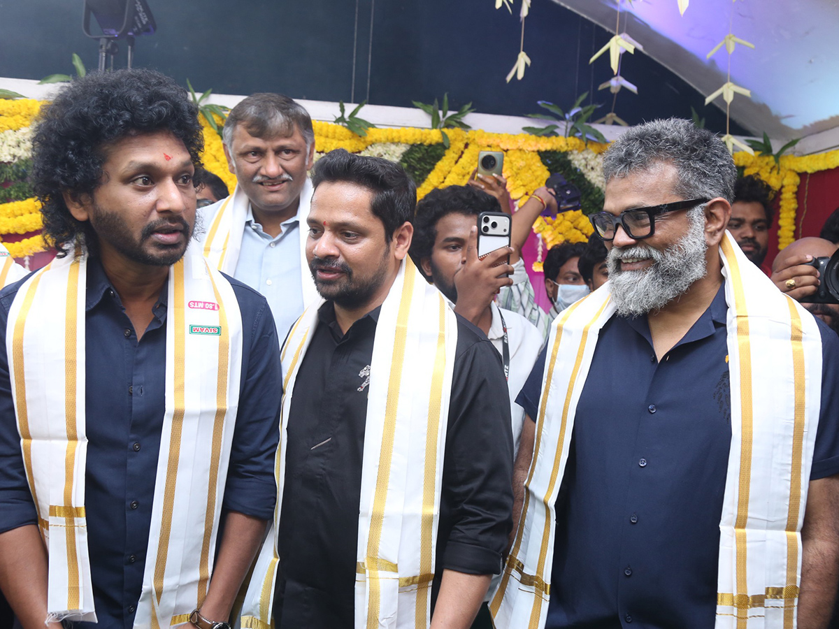 Idupu Kayitham Movie Grand Pooja Ceremony Photo Gallery 6