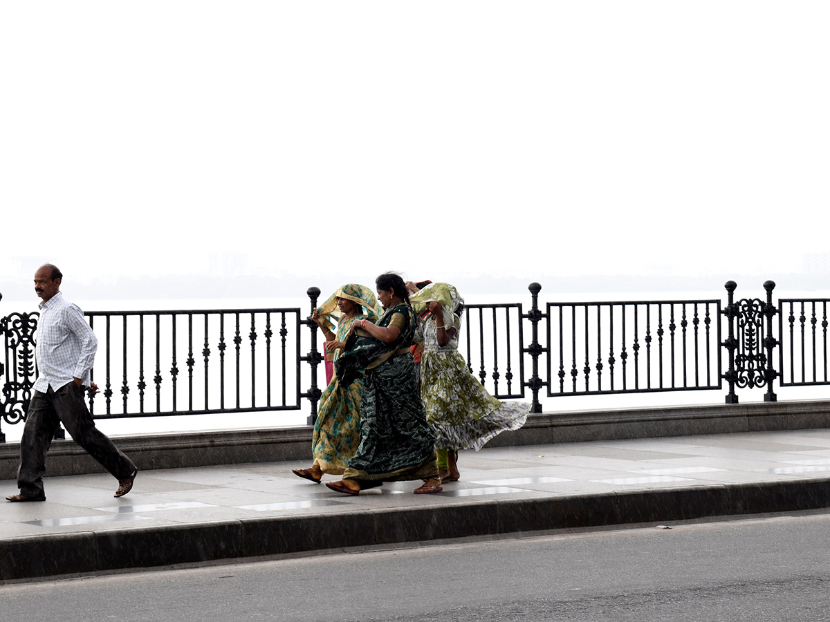 Rain Season In Hussain Sagar Hyderabad10
