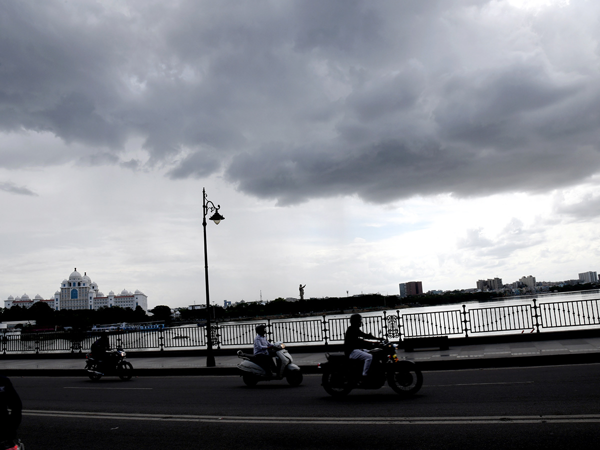 Rain Season In Hussain Sagar Hyderabad11