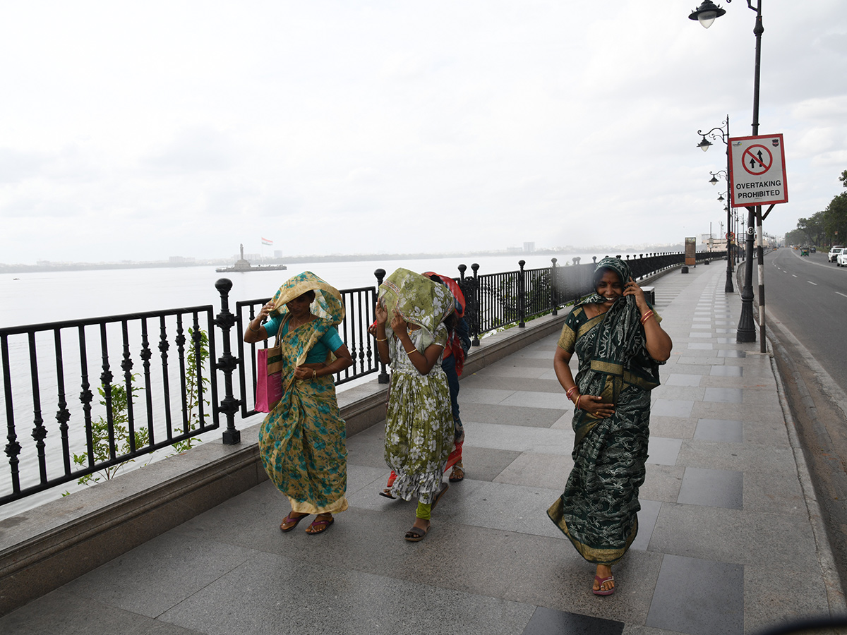 Rain Season In Hussain Sagar Hyderabad7