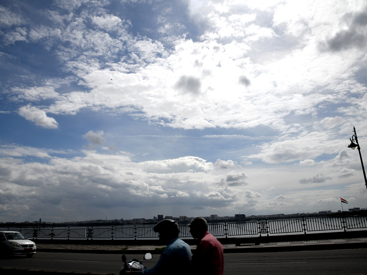 Rain Season In Hussain Sagar Hyderabad9