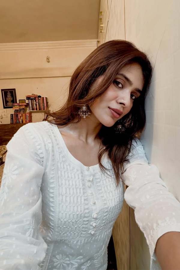 Actress Hebah Patel Remembers June Month PHotos2