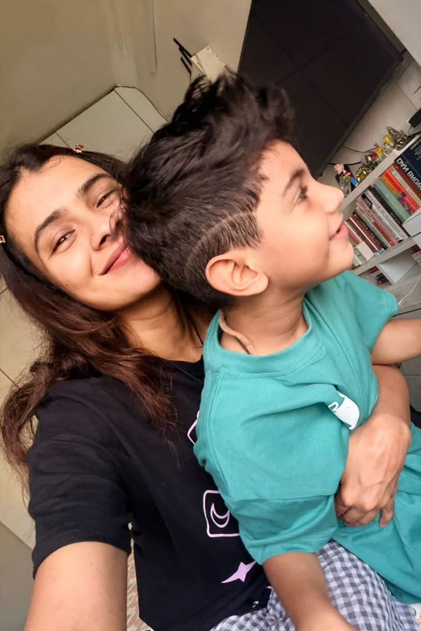Actress Hebah Patel Remembers June Month PHotos8