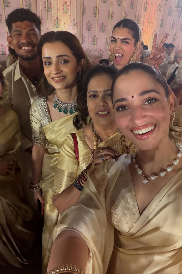 Khushbu Sundar Shares Daughter Wedding Photos5