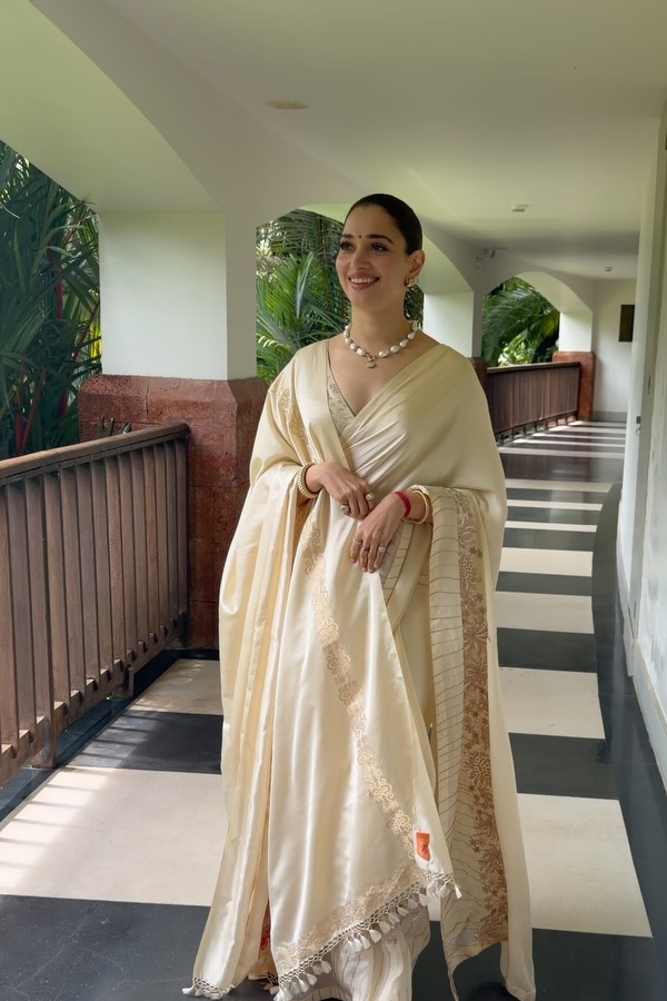 Khushbu Sundar Shares Daughter Wedding Photos16