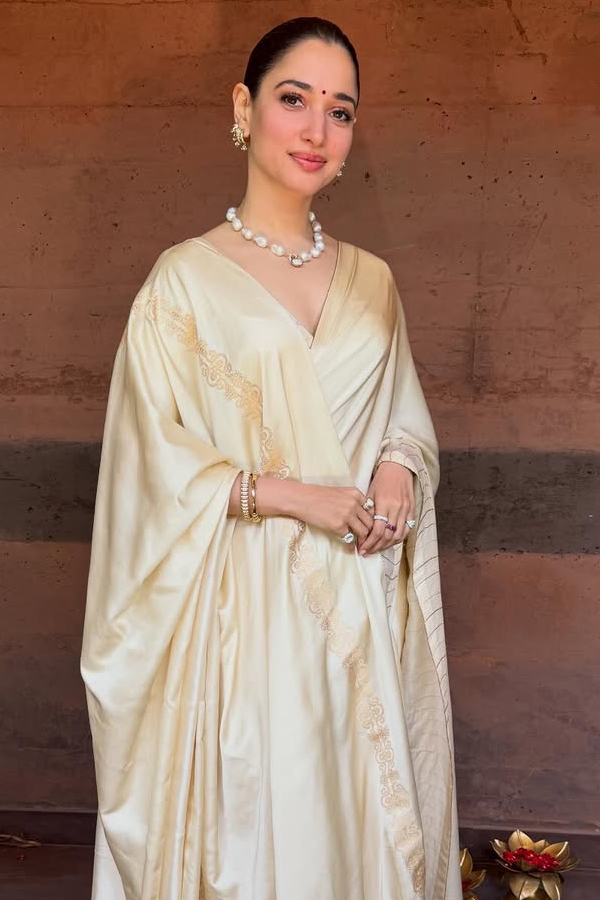 Khushbu Sundar Shares Daughter Wedding Photos8