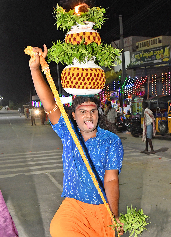 Nalgonda : Women offer Bonam to Goddess Yellamma10