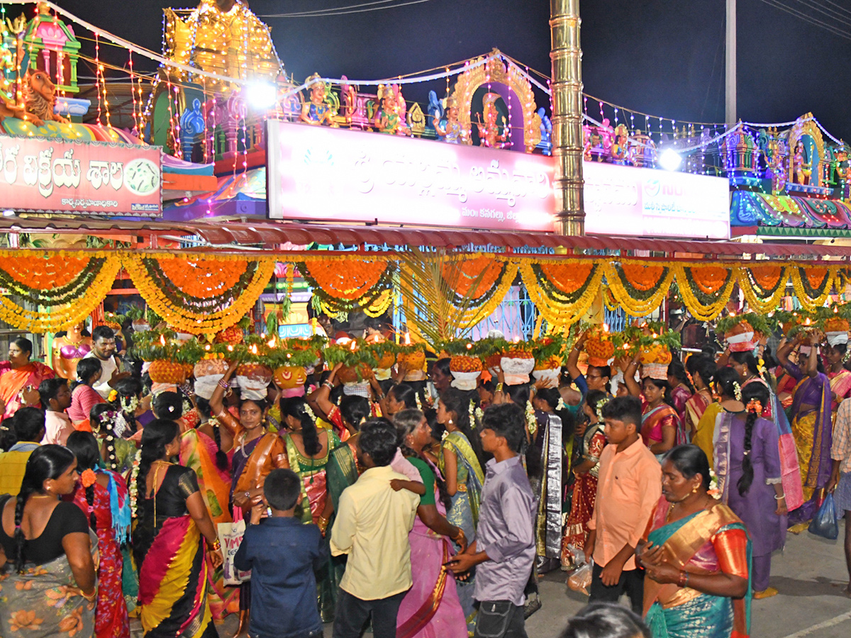 Nalgonda : Women offer Bonam to Goddess Yellamma3