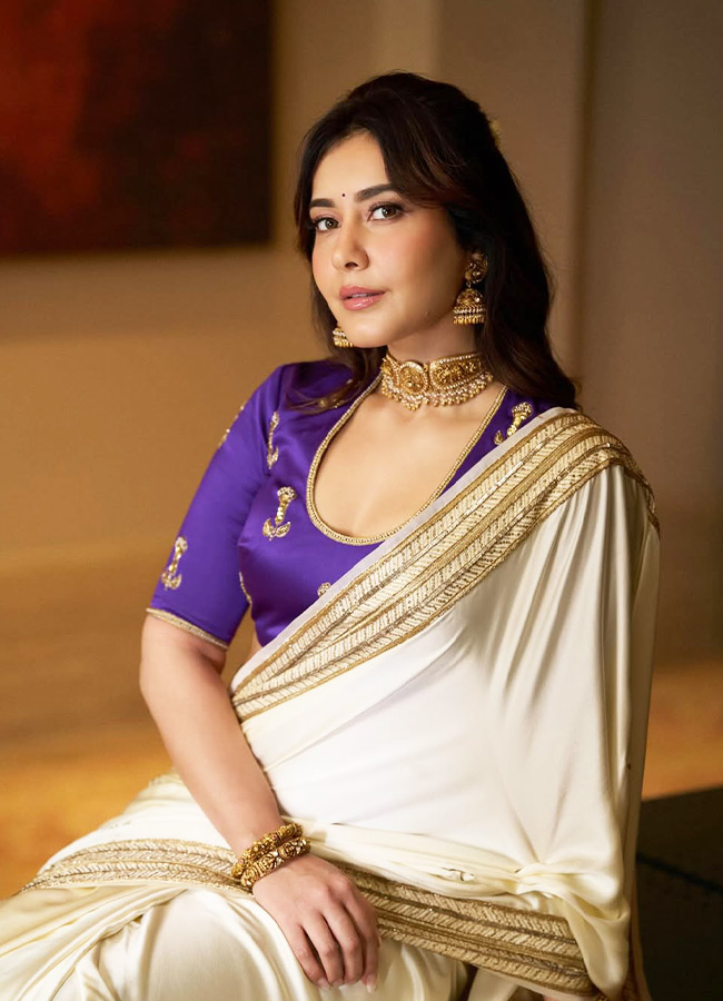 Raashii Khanna at the Superstar Movie Launch Photos...3