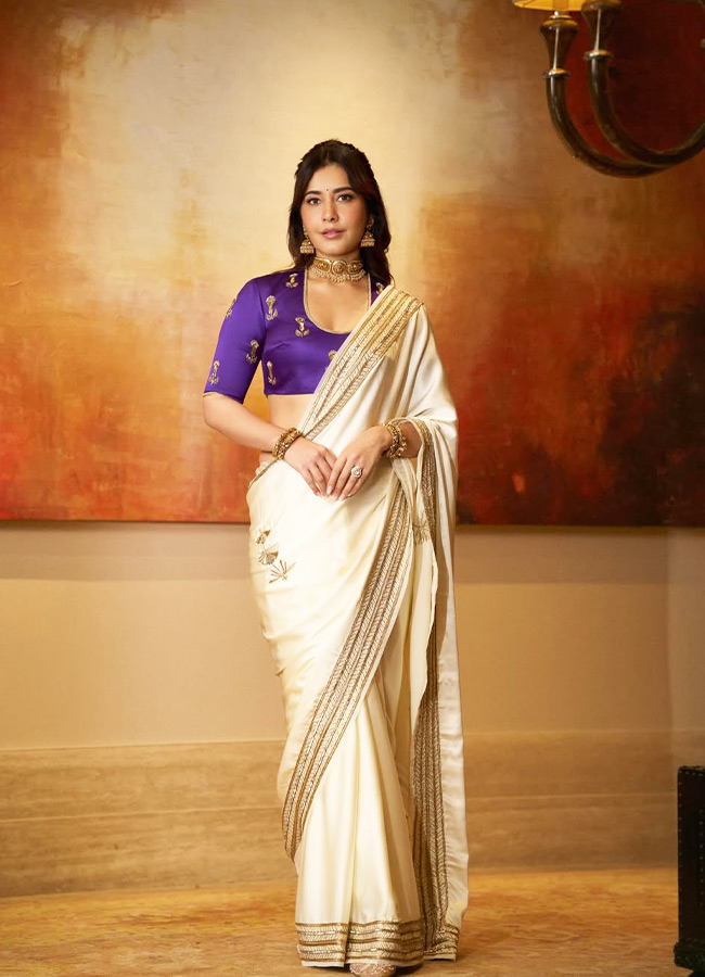 Raashii Khanna at the Superstar Movie Launch Photos...4