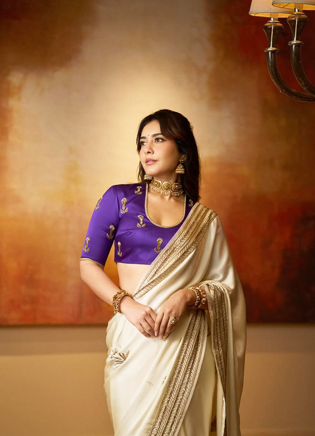 Raashii Khanna at the Superstar Movie Launch Photos...7